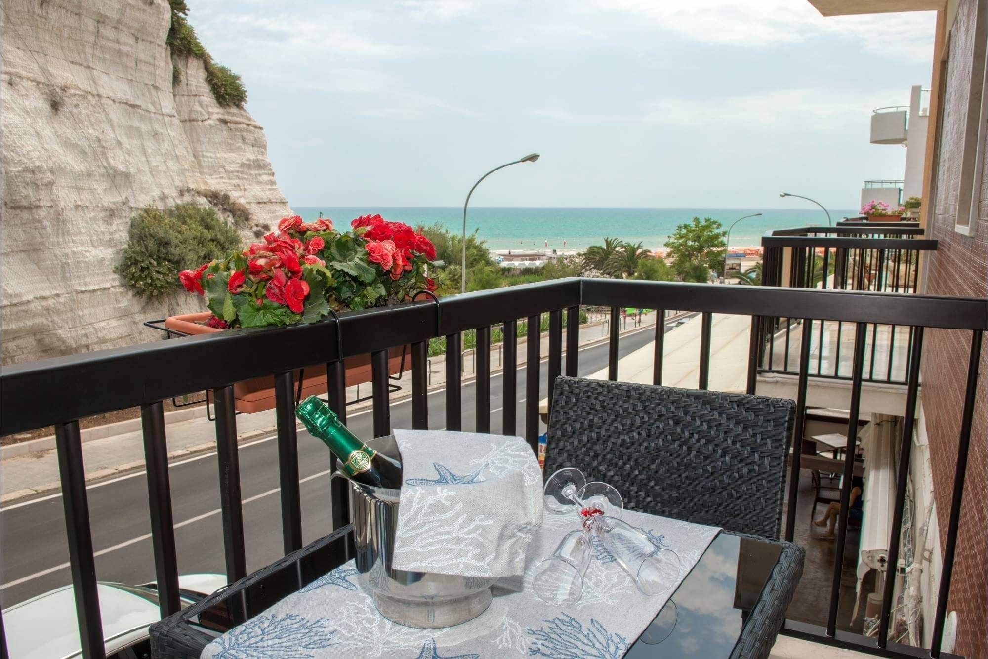 A Un Passo Dal Mare Bed & Breakfast Vieste Exterior photo
